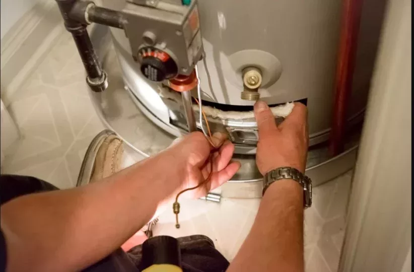Read more about the article Water Heater Repair: When to Do It Yourself and When to Hire a Professional